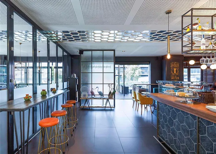 拉科鲁尼亚宜必思尚品酒店 4*