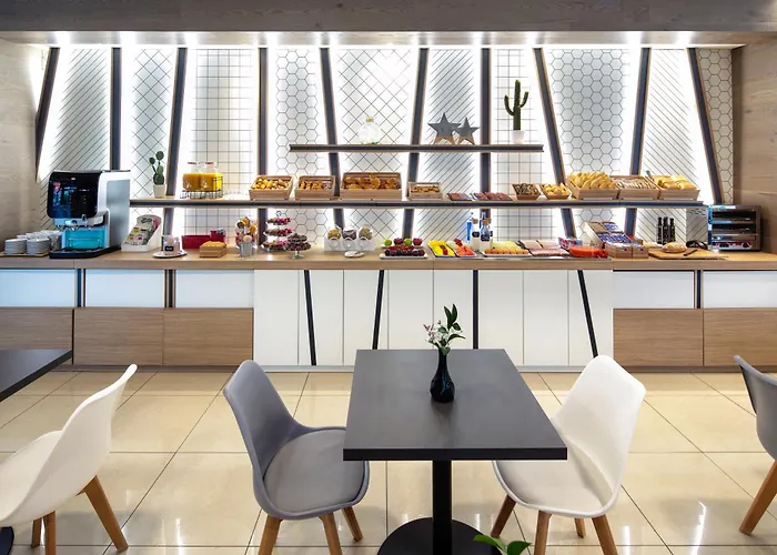 拉科鲁尼亚宜必思尚品酒店 4*