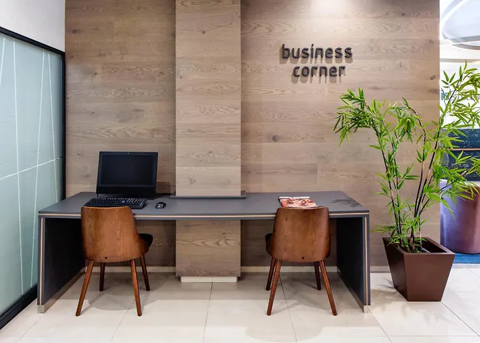 拉科鲁尼亚宜必思尚品酒店